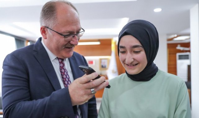 Bakan Özer'den Sivaslı LGS birincilerine tebrik