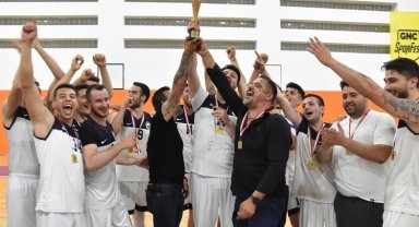 Basketbolda foça rüzgarı