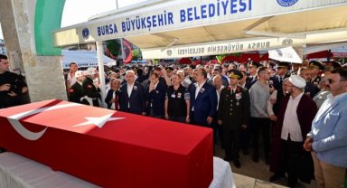 Bursa şehidini son yolculuğuna uğurladı