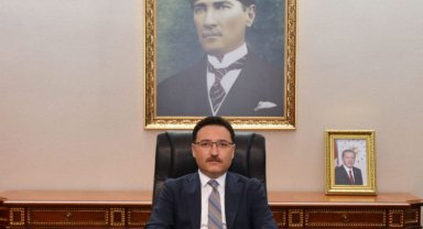 Dünyaya demokrasi dersi verdik