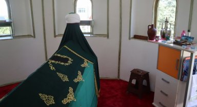 Düzce'de zarar gören türbe ziyaretçilere açıldı