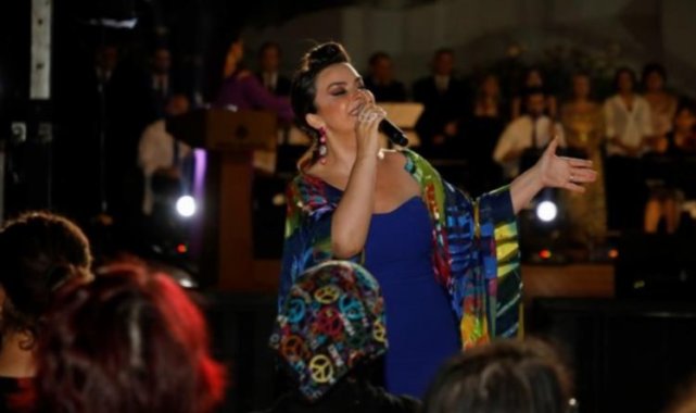 Esra İçöz Bursa İnegöl'de kulakların pasını sildi