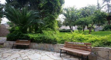 İzmir Karabağlar'da Adnan Süvari Parkı yenilendi