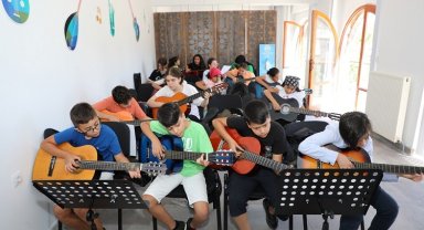 Kayseri Talas'ta müzik kurslarına yoğun ilgi