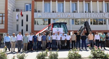 Kayseri Yahyalı'ya yeni kazıcı yükleyici