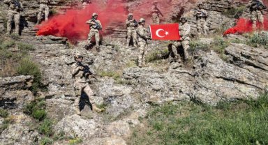Komandolar dosta güven, düşmana korku veriyor