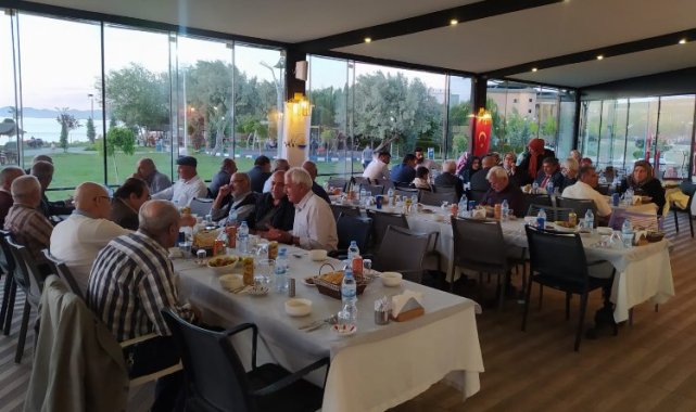 Koruyucu aileler ve emeklilerle biraraya geldi