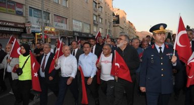 Memduh Büyükkılıç'tan '15 Temmuz' mesajı