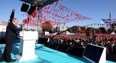 Yunanistan'daki Türk okullarının faaliyetlerinin askıya alınmasına Bakan Akar'dan tepki