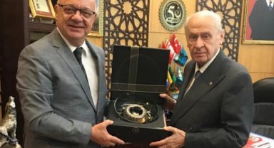 Bahçeli'yi Manisa davet etti