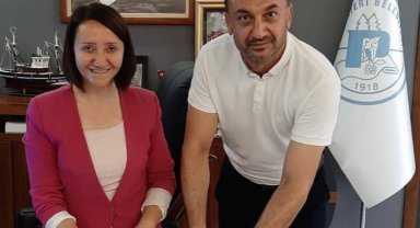 Bilecik Pazaryeri'de belediye personeline ek zam