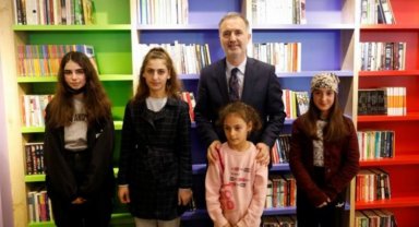 Bursa İnegöl'de 'nöbetçi kitaphaneler' ilgi görüyor