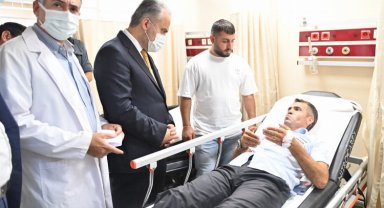 Bursa'da otobüs kazasındaki yaralılara Başkan Aktaş'tan ziyaret