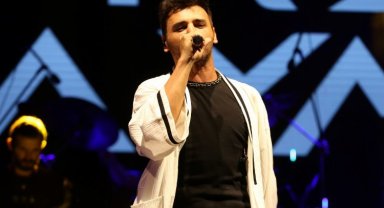 Emre Kaya, Balık Festivali'nde sahne aldı