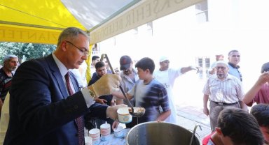 Gaziantep'ten 20 noktada 30 bin kişilik aşure ikramı