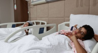 Gazze'de yaralanan Filistinli iki kardeş Ankara'da tedavi altına alındı