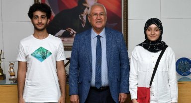 İzmir Karabağlar'ın gururlarından Başkan Selvitopu'na ziyaret