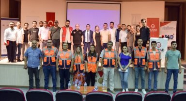Kahramanmaraş'ta gazetecilere 'deprem ve ilk yardım' bilinci