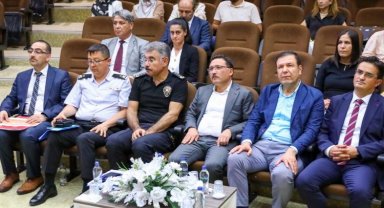 Kayseri'de kadına yönelik şiddete karşı mücadele toplantısı