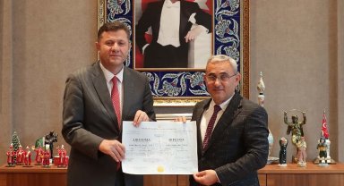 Makedonya'dan Kütahya'ya emanet diploma sahibine teslim!