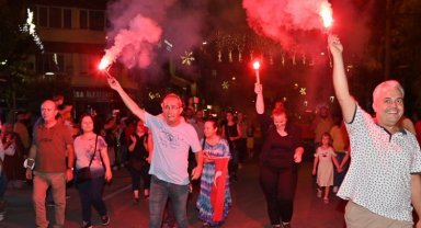 Manisa'da yer gök kırmızı-beyaz