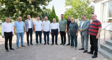 Memduh Büyükkılıç oto galericilerle buluştu