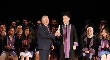 Memduh Büyükkılıç'tan 'diş hekimleri'ne tavsiye