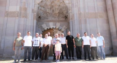 Memduh Büyükkılıç'tan Sultan Hanı'na davet