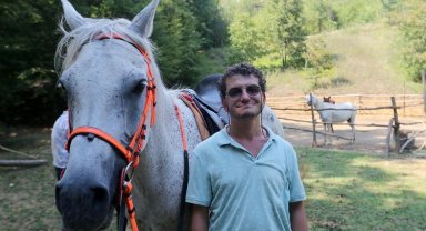 Sakarya'da 'engelsiz yürekler'den ata binme heyecanı