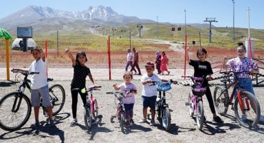 Şampiyon bisikletçiler Erciyes'te yetişecek