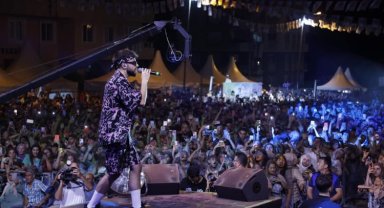 Sefo'dan seyirciye boyalı uyarı