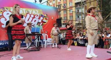 14. Yaz Şenliği Yenidoğan Serdar'da nostalji rüzgarı estirdi