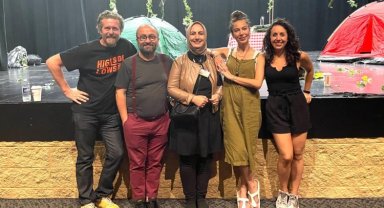 ABDde ilk Türkçe tiyatro ilgi gördü