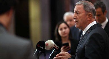 Bakan Akar'dan Yunanistan'a net mesaj: Yeni maceralara girmeyin!