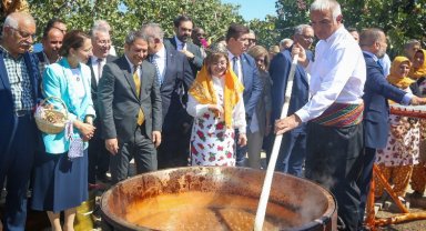 Bakan Ersoy, Gaziantep'te şire yaptı