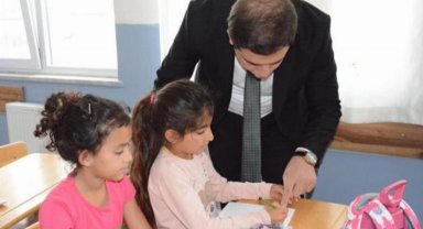 Bingöl Yedisu'da 431 öğrenciye kırtasiye seti