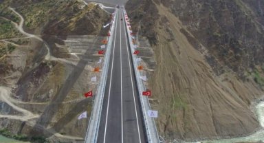 Bitlis'i Van'a bağlayan köprüden 1,5 milyon araç geçiş yaptı