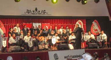 Bursa Karacabey'de 14 Eylül Kurtuluş Korosundan müzik ziyafeti