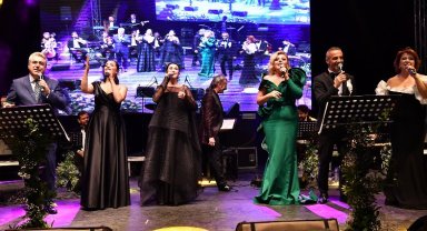 Bursa Osmangazi'den Zeki Müren'e vefa gecesi