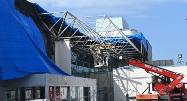 Bursa Terminali'nin çatısında onarım sürüyor