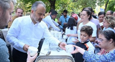 Bursa'da çölyak hastalarına glutensiz aşure