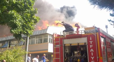 Erzurum'da üniversite yerleşkesindeki yangın kontrol altında