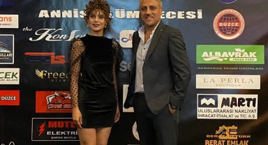 Film için saçlarını pembeye boyattı!