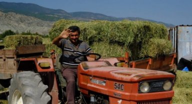 Hayvan üreticilerinin balya sevinci