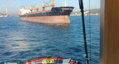 İstanbul'da dümeni kilitlenen gemi boğaz trafiğini askıya aldırdı!