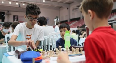 İzmir Aliağa'da satrançta kış dönemi hazırlığı