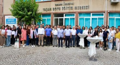 İzmir Bergama'da 'Yaşam Boyu' üniversiteli oldular!