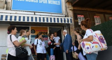 İzmir Karabağlar'da kadınlardan spor kurslarına yoğun ilgi