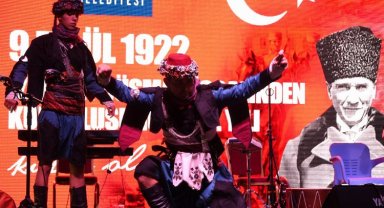 İzmir Karabağlar'da Kurtuluşun 100. yılı coşkusu