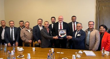 Kayseri heyetinden Macaristan Parlamentosu'na çıkarma